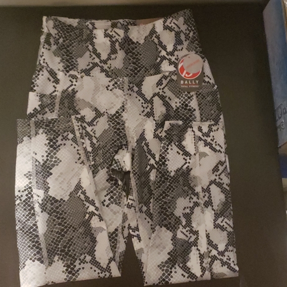Bally Total Fitness Leggings A Vita Alta Metà Polpaccio – Capri Donna Con Power Mesh E Coolmax - 6